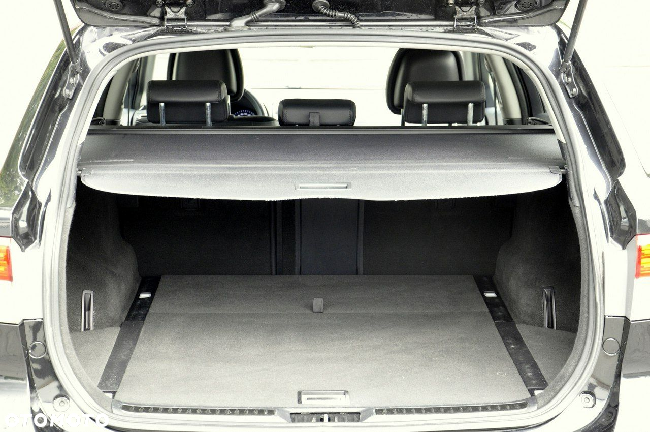 Toyota Avensis 1.8 Sol - 11