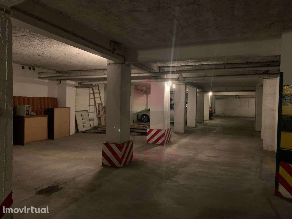 Lugar de Estacionamento em Cave - Caldas da Rainha - Grande imagem: 4/5