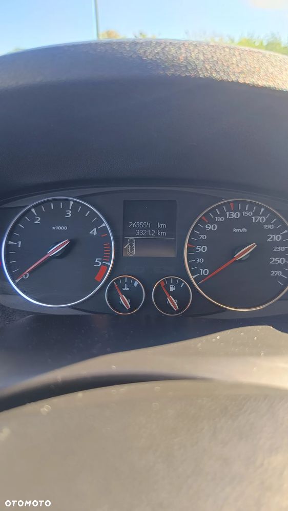 Renault Laguna 2.0 dCi FAP GT - 17