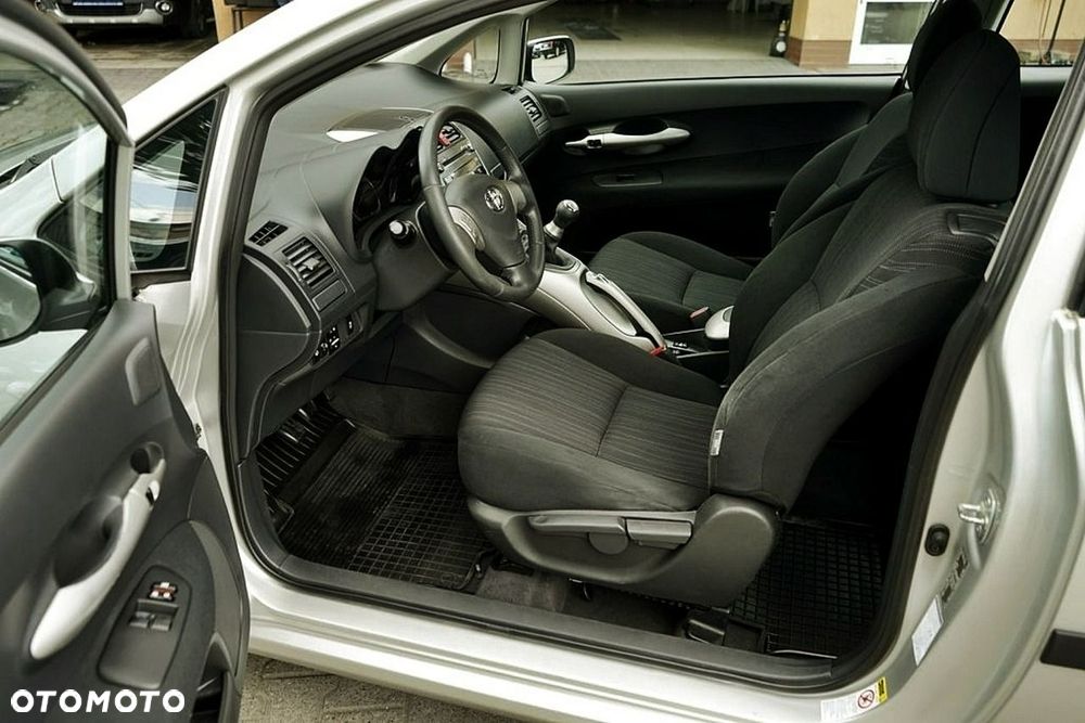 Toyota Auris - 14