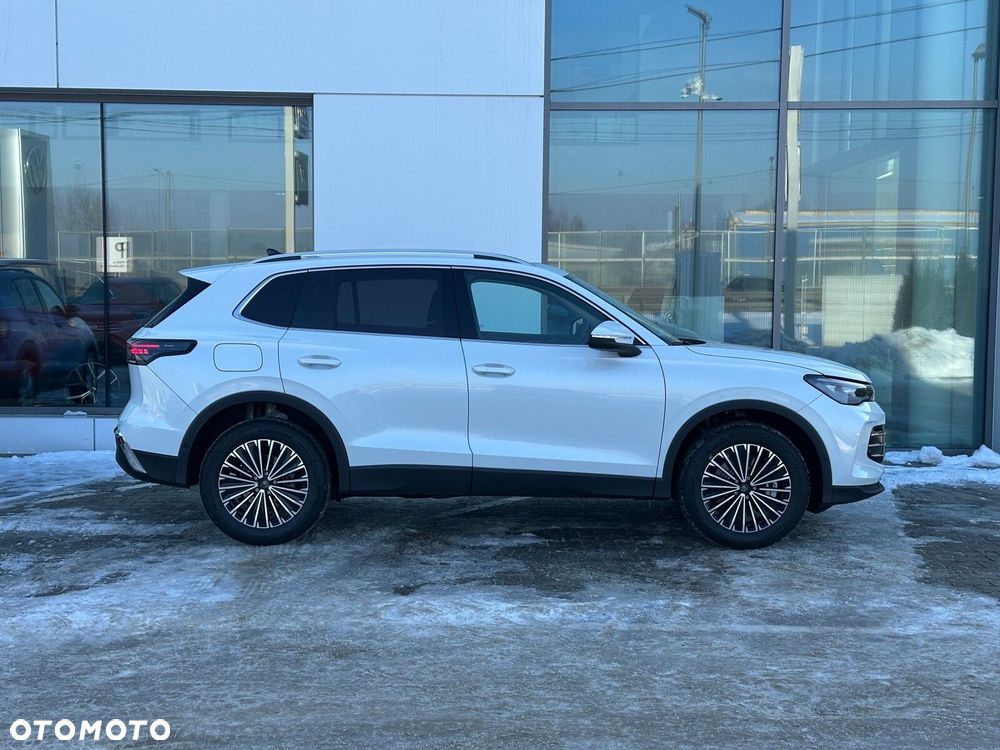 Volkswagen Tiguan - 4