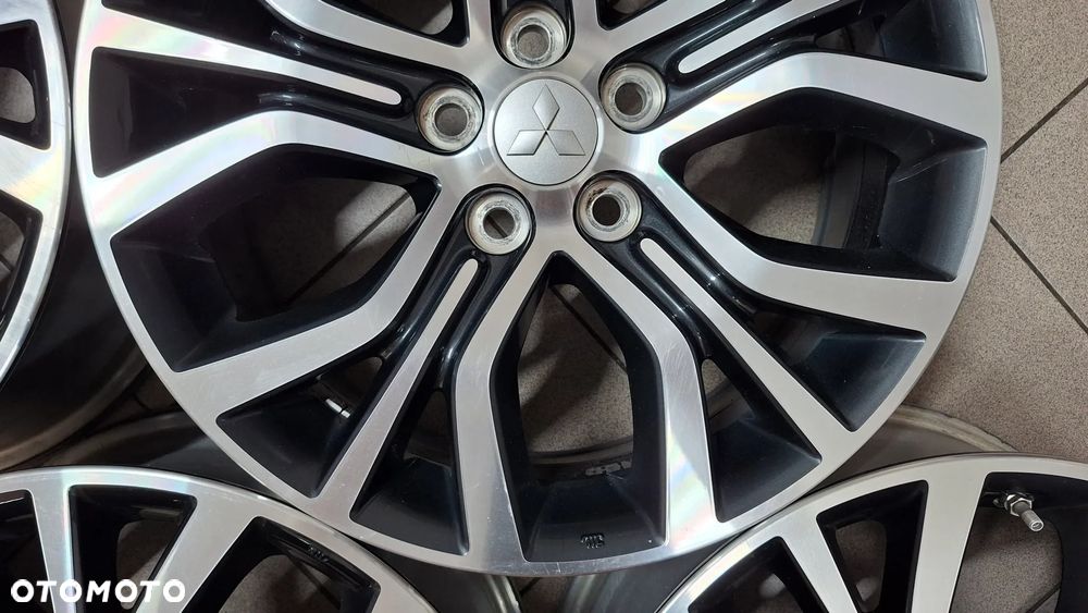 Felgi Aluminiowe 18 Mitsubishi Outlander III 5x114.3 ET 38 - 9