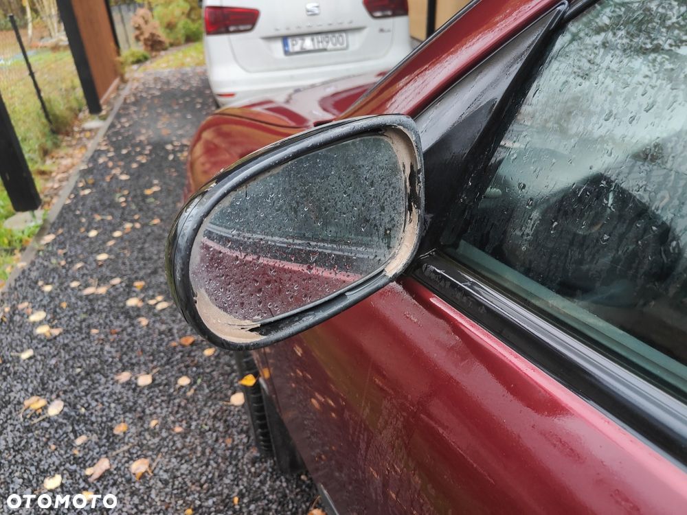 Nissan Almera 2004 photo 4