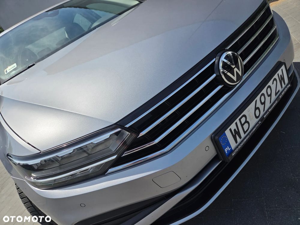 Volkswagen Passat - 25