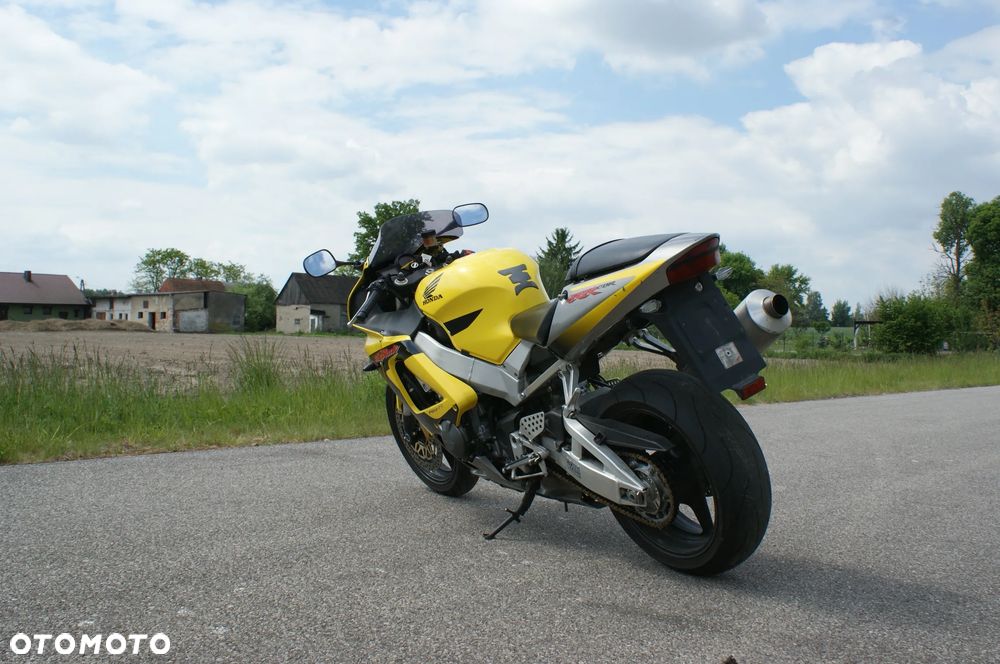Honda CBR - 8