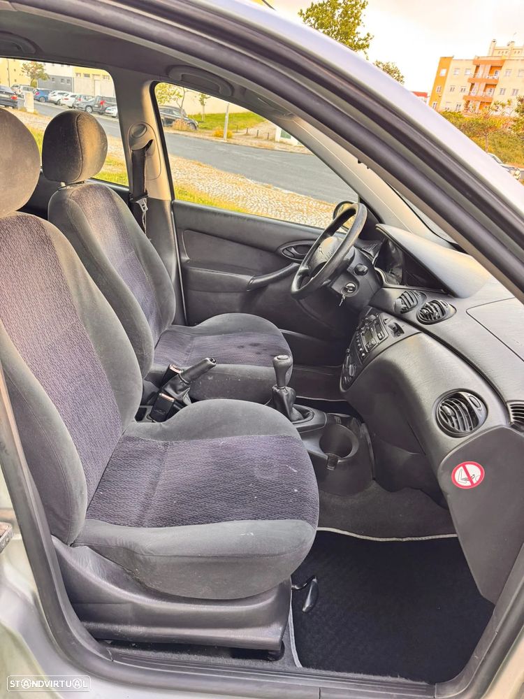 Ford Focus 1.4 Ambiente - 8