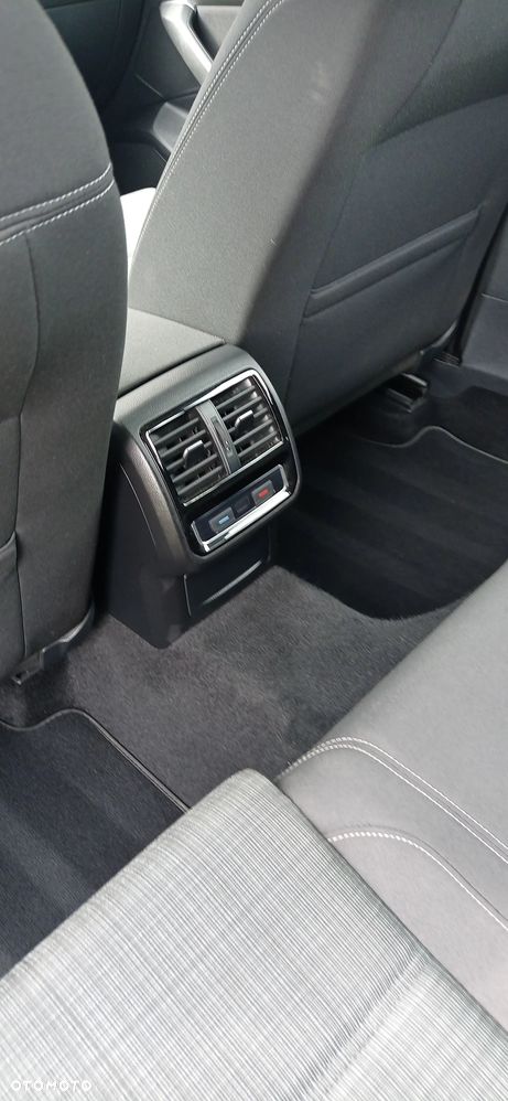 Volkswagen Passat Variant 2.0 TDI SCR DSG Business - 20