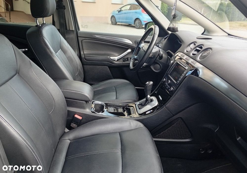 Ford S-Max - 14