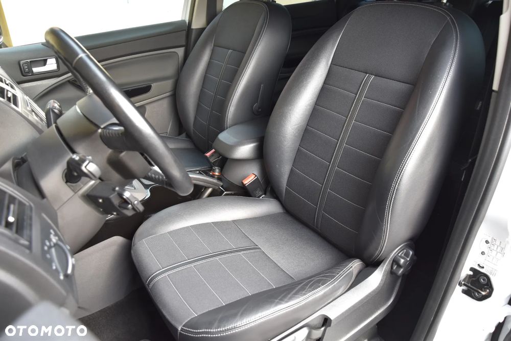 Ford Kuga 2.0 TDCi 4x4 Titanium - 19