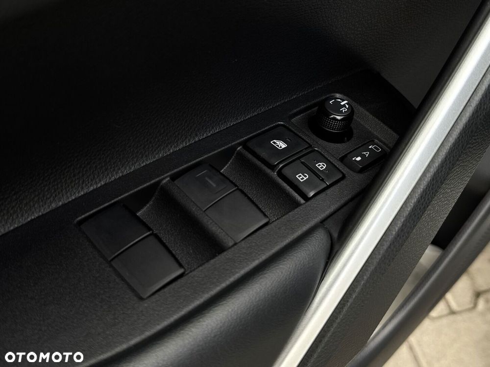Toyota Corolla Cross 2.0 Hybrid Executive - 29