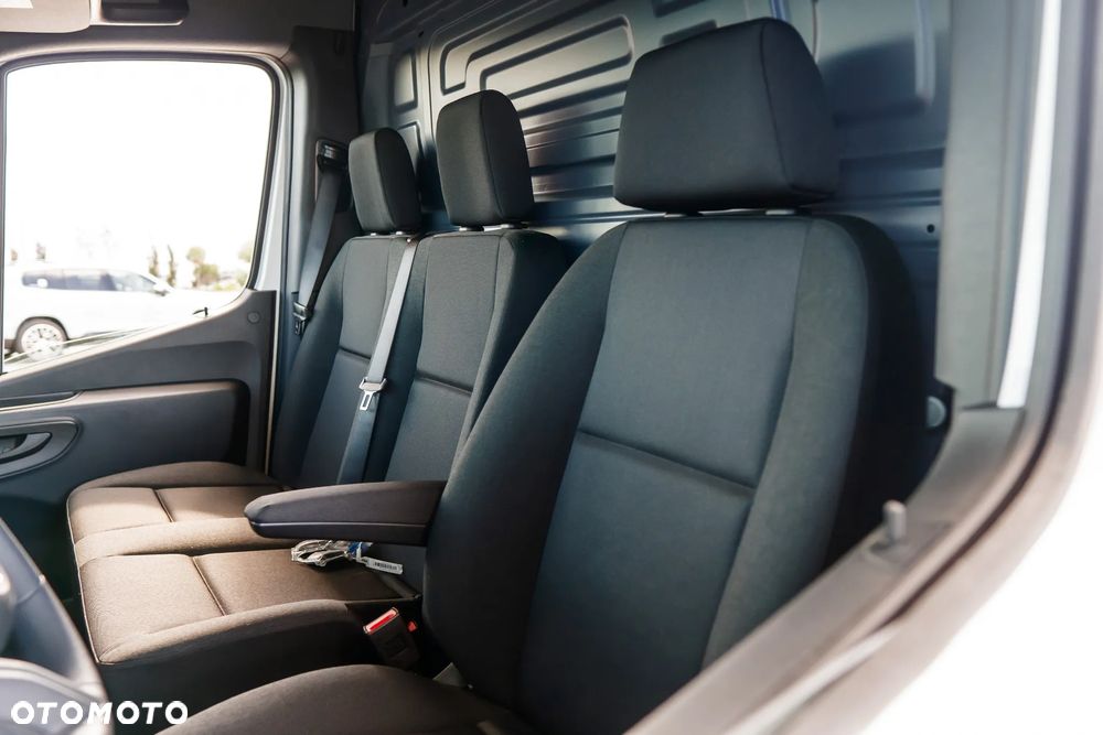 Mercedes-Benz Sprinter - 10