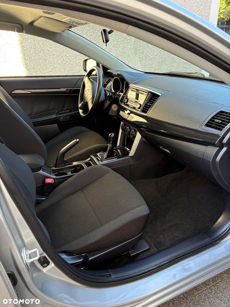 Mitsubishi Lancer - 16