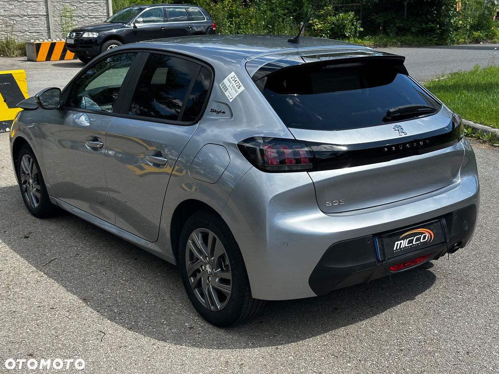 Peugeot 208 - 4