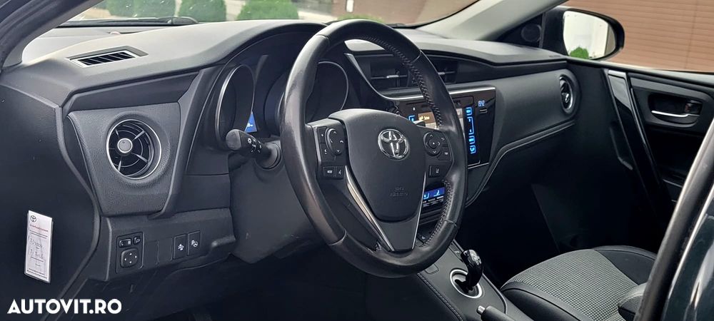 Toyota Auris - 18