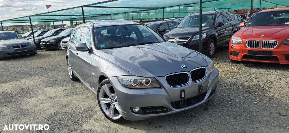 BMW Seria 3 320d DPF Touring Blue Performance - 10