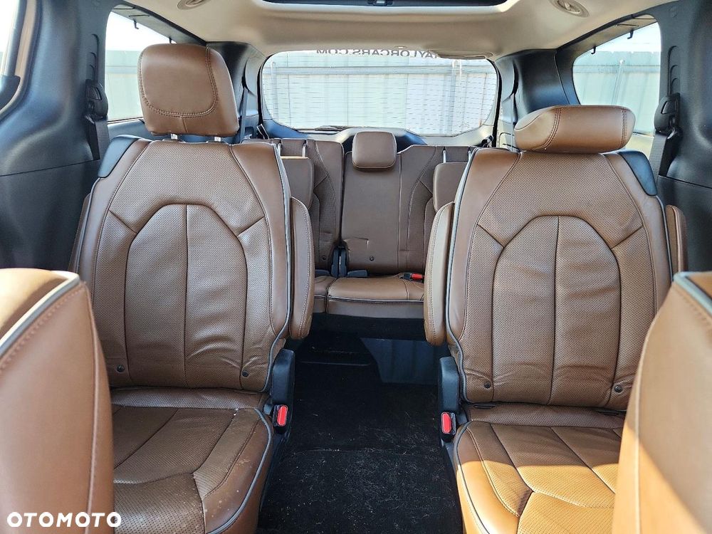 Chrysler Pacifica - 9