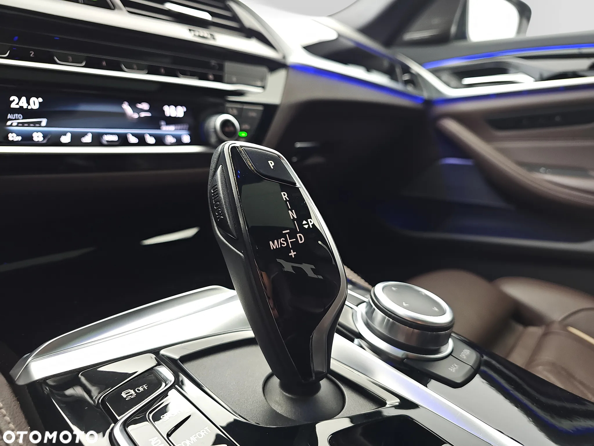 BMW Seria 5 M550i xDrive - 21