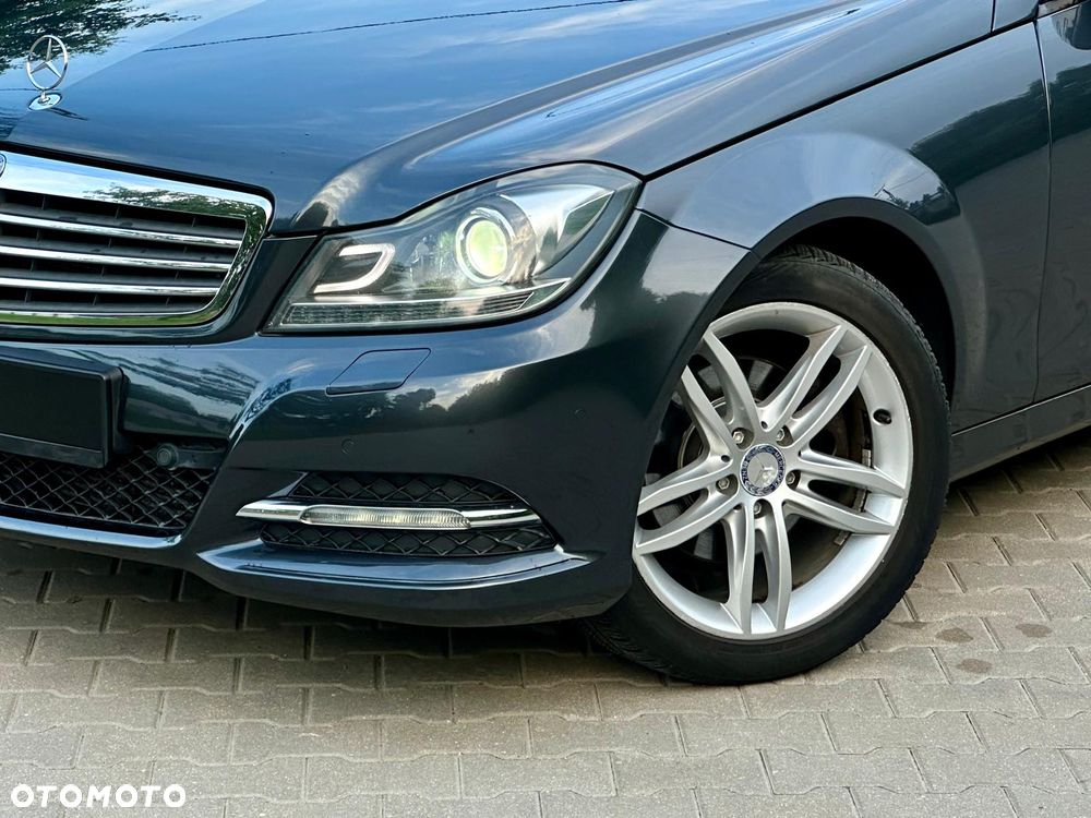 Mercedes-Benz Klasa C 250 CGI BlueEff Avantgarde - 3