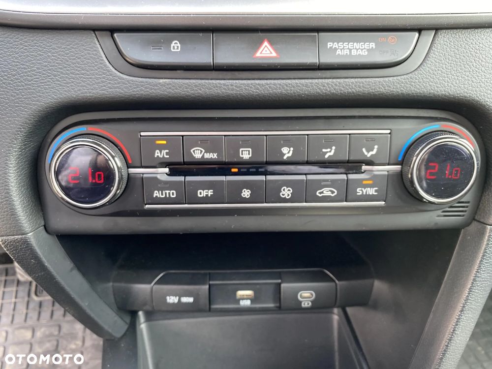 Kia XCeed 1.5 T-GDI M - 23