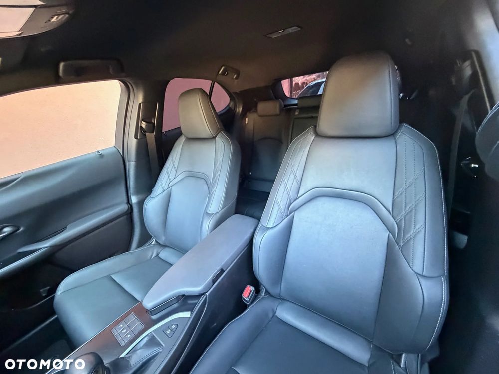 Lexus UX 250h F Sport 2WD - 27
