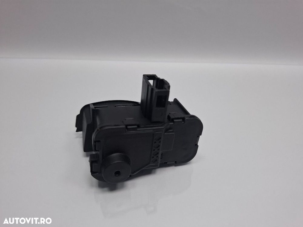 Motoras usita rezervor SKODA OCTAVIA Combi 5E5 2012 - > TDI CKFC, CRMB, CYKA 7P0810773D - 2