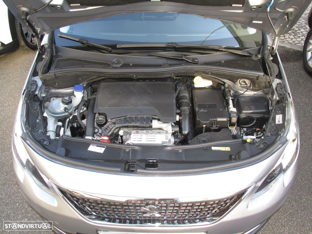 Peugeot 2008 1.2 PureTech Signature - 51
