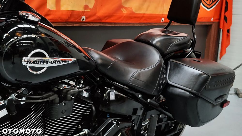 Harley-Davidson Softail Heritage Classic - 23