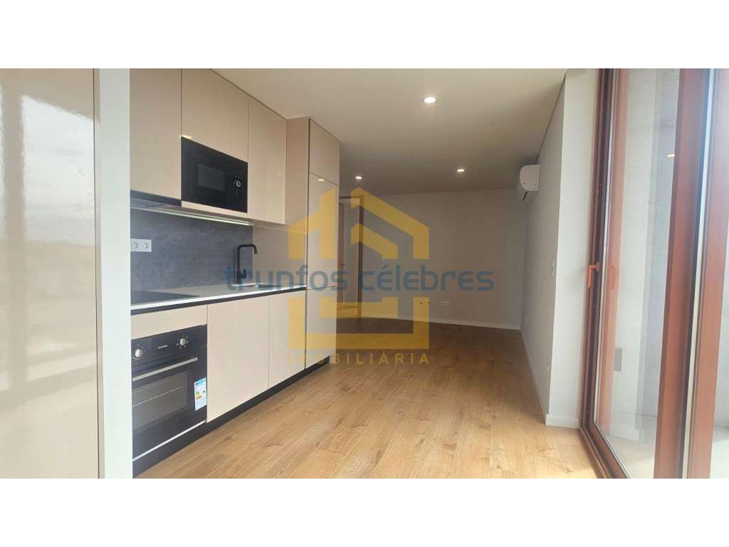 Apartamento T2 Novo | 3 º Andar | 3 Varandas | Lugar de garagem par... - Grande imagem: 5/32