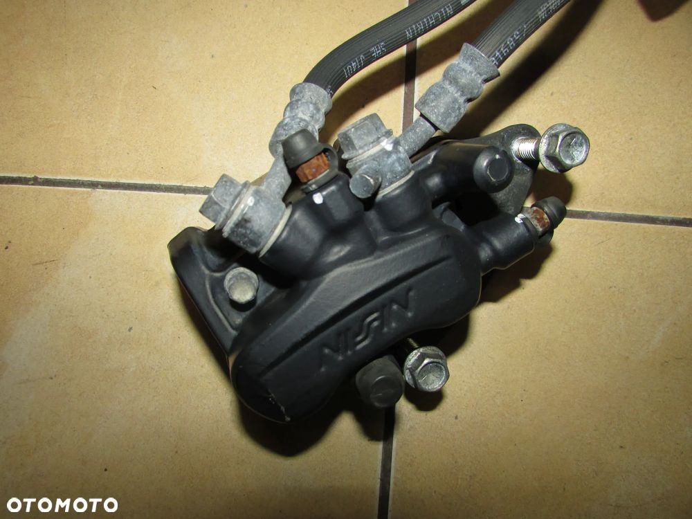 HONDA CB 125 GLR 15-18 zacisk hamulcowy przód - 1