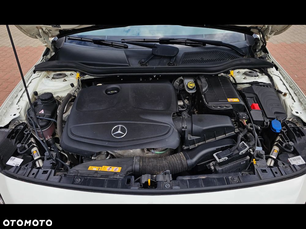 Mercedes-Benz GLA - 15