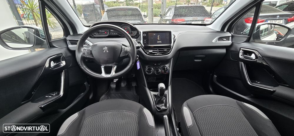 Peugeot 208 1.2 PureTech Style - 20
