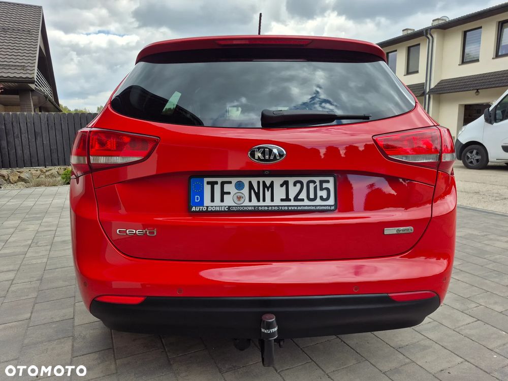 Kia Ceed - 11