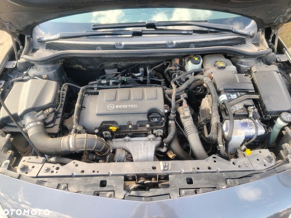 Opel Astra 1.4 Turbo - 11