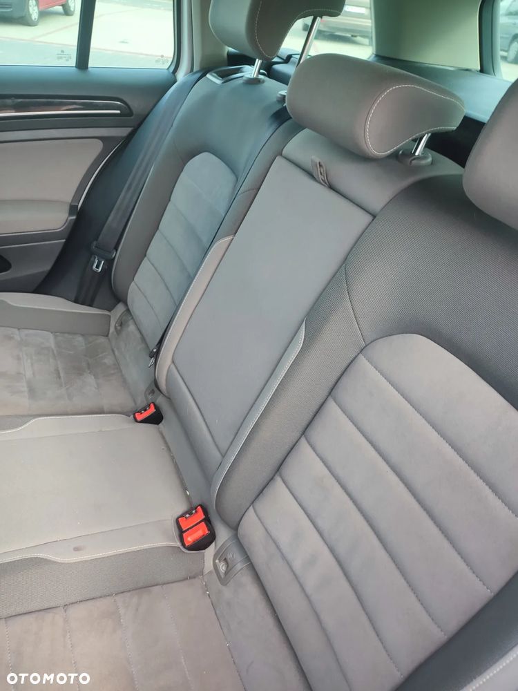 Volkswagen Golf - 10