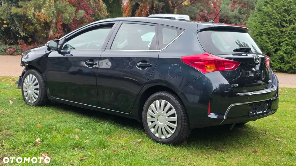 Toyota Auris 2014 photo 4