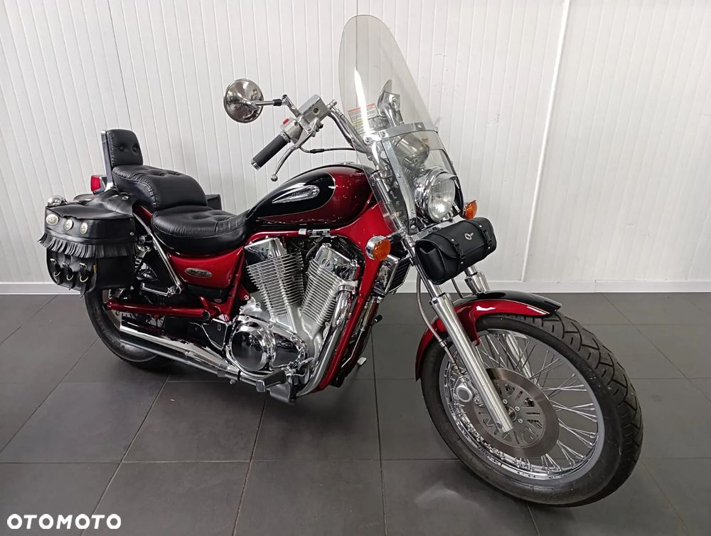 Suzuki Intruder - 1