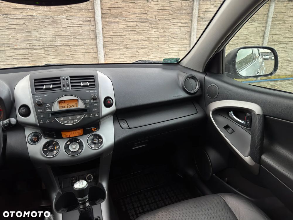 Toyota RAV4 2.2 D-4D Sol 180 - 26