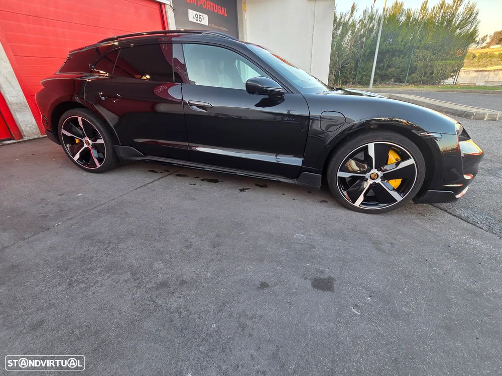 Porsche Taycan Cross Turismo Turbo S - 2