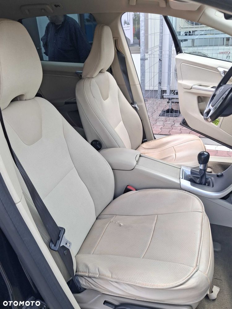 Volvo XC 60 - 8