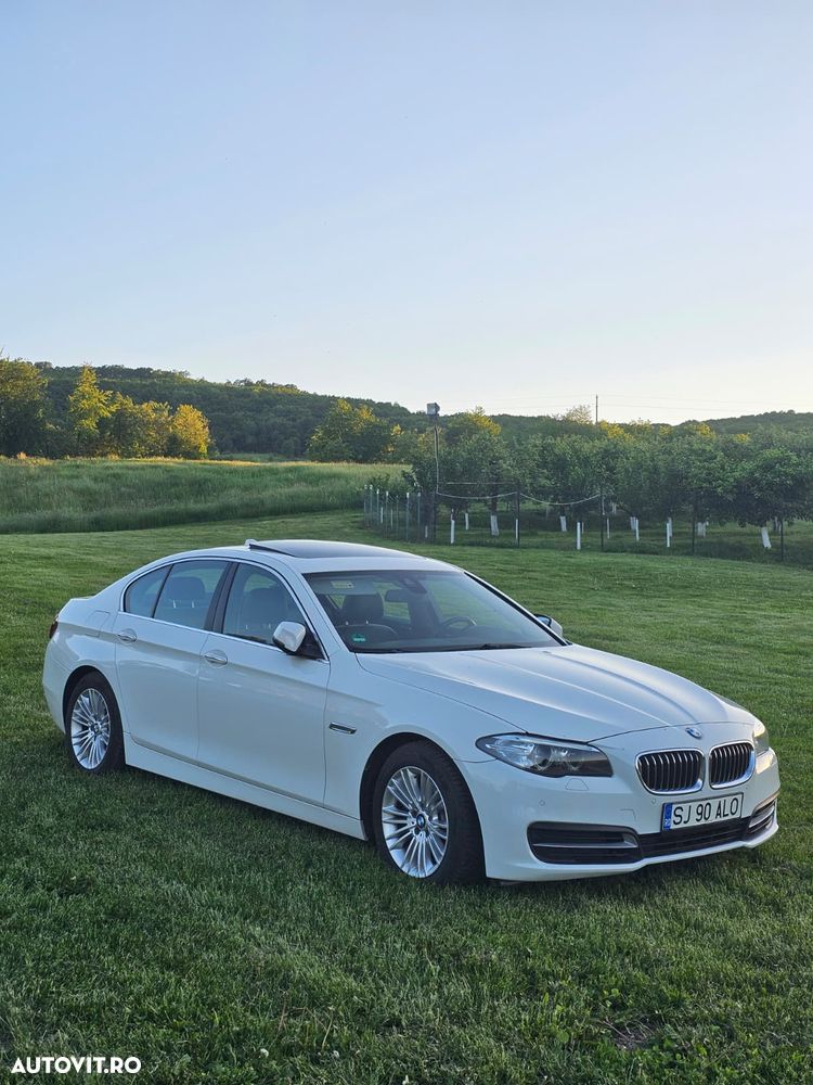 BMW Seria 5 520d Aut. Luxury Line - 7