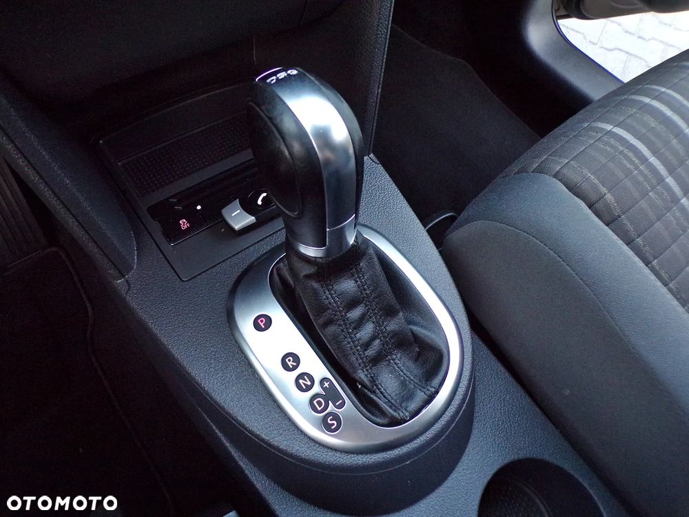 Volkswagen Touran 2.0 TDI DPF DSG Cross - 24