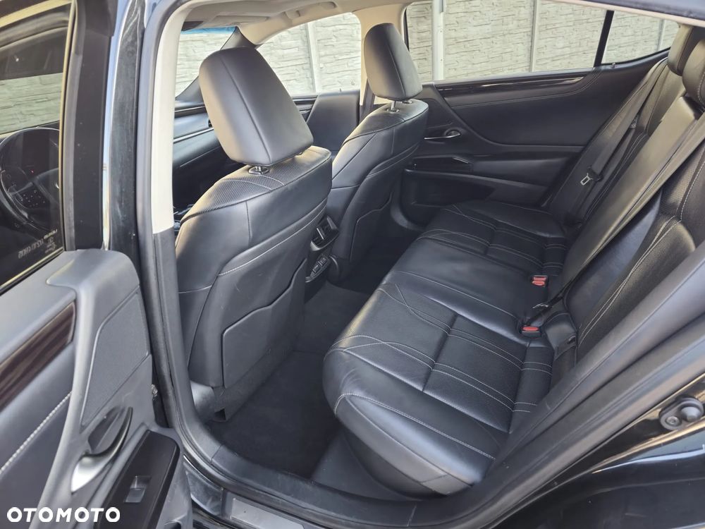 Lexus ES 300h Business Line - 13