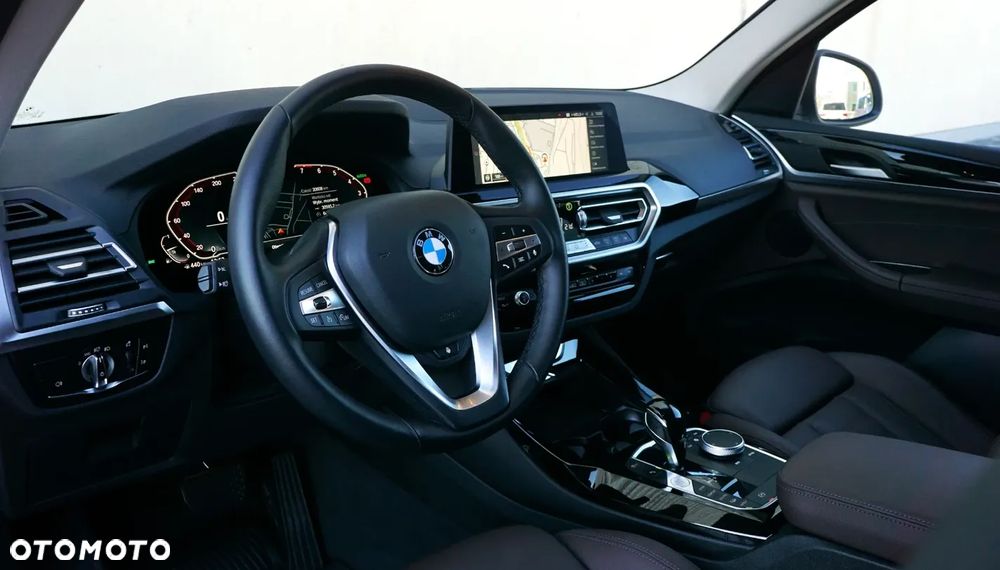 BMW X3 xDrive20i mHEV - 19