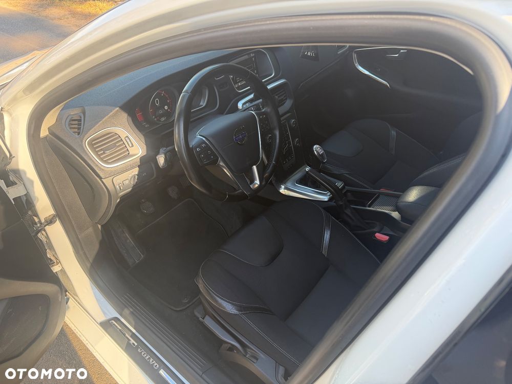 Volvo V40 D3 Momentum - 16