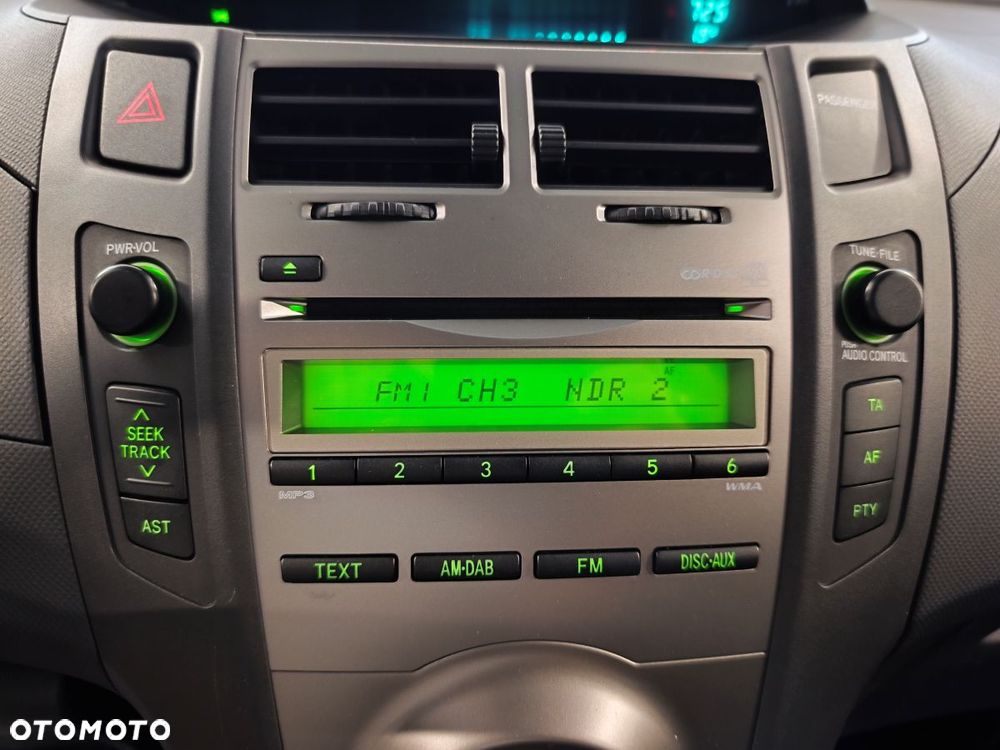 Toyota Yaris 1.0 Terra EU5 - 12