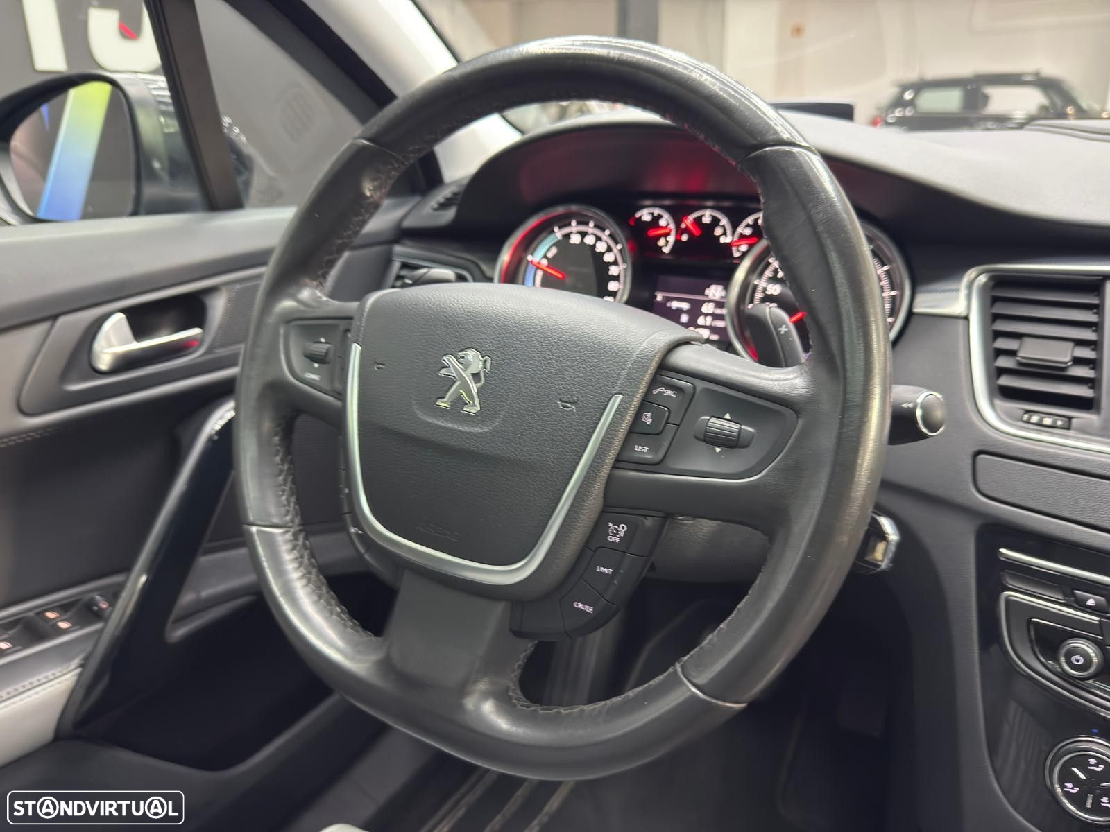 Peugeot 508 RXH 2.0 HDi Hybrid4 Limited Edition 2-Tronic - 23