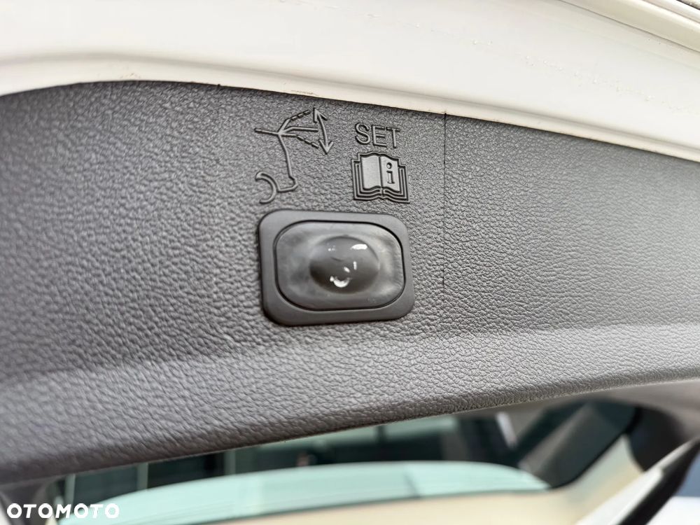 Ford Kuga - 9