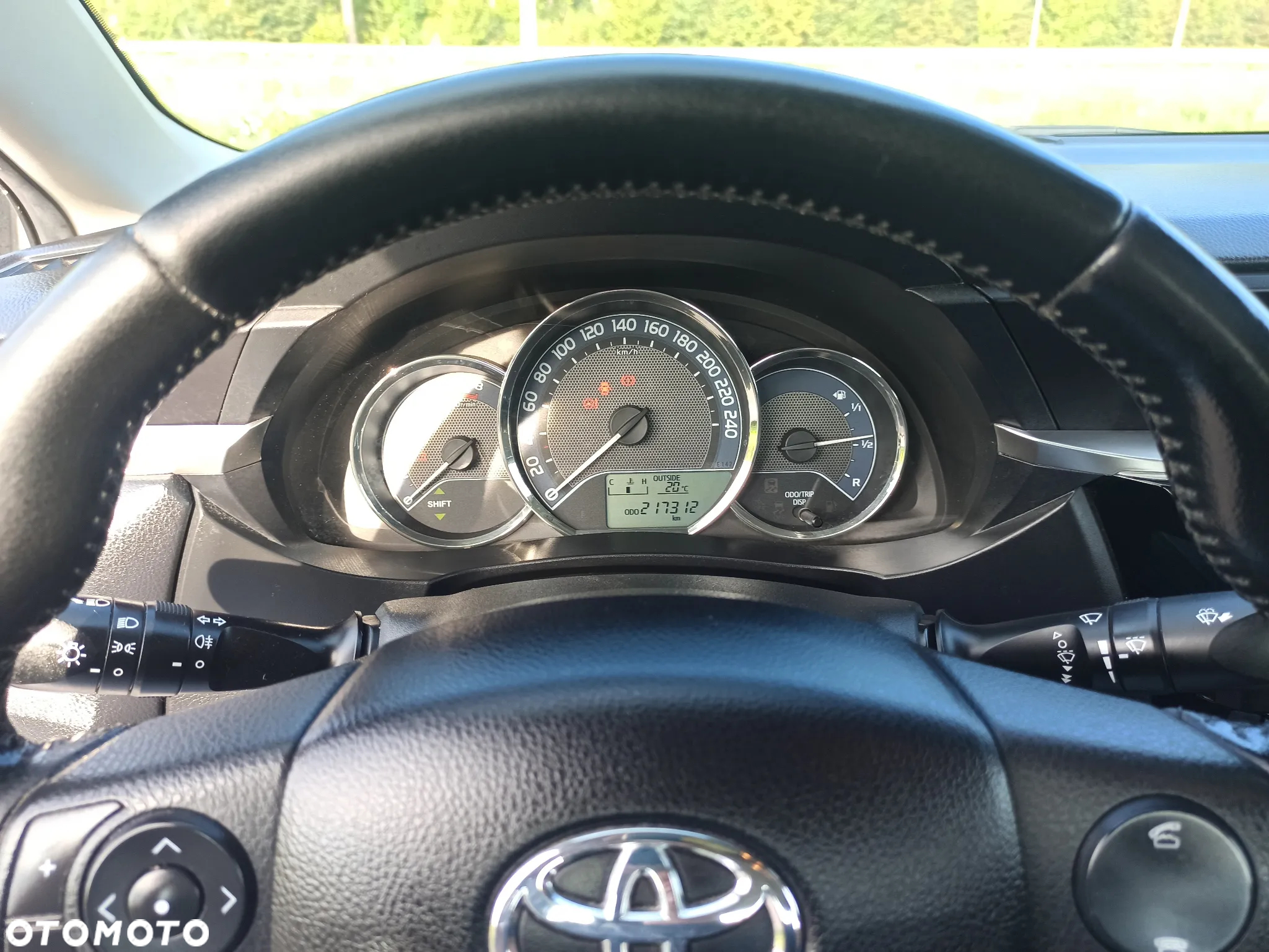 Toyota Corolla 1.6 Premium - 12
