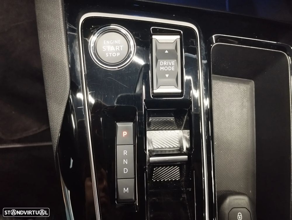 Peugeot 5008 1.2 PureTech Allure EAT8 - 37