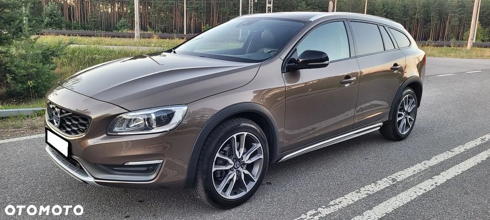 Volvo V60 Cross Country - 18